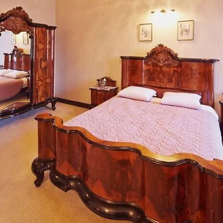 Apartment Exclusive On Shevchenko Avenue 10 Lviv